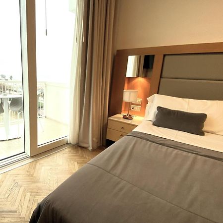 Hotel Abner'S Riccione Esterno foto