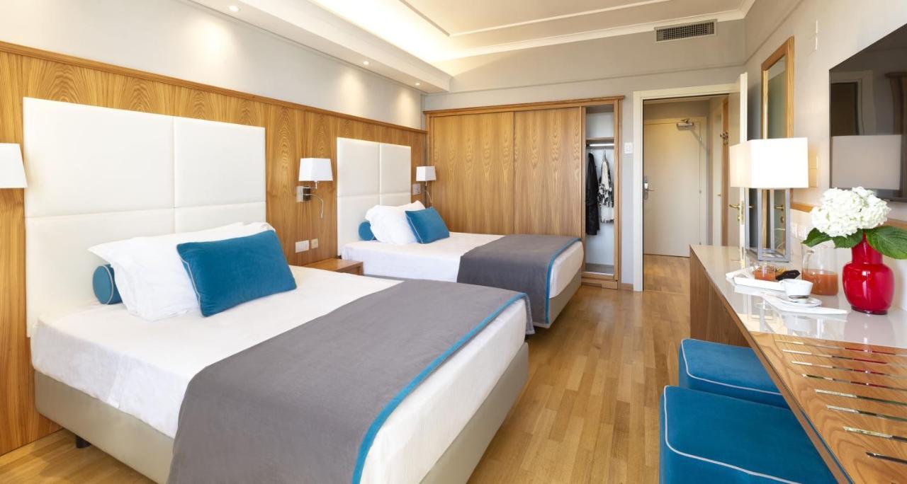 Hotel Abner'S Riccione Esterno foto