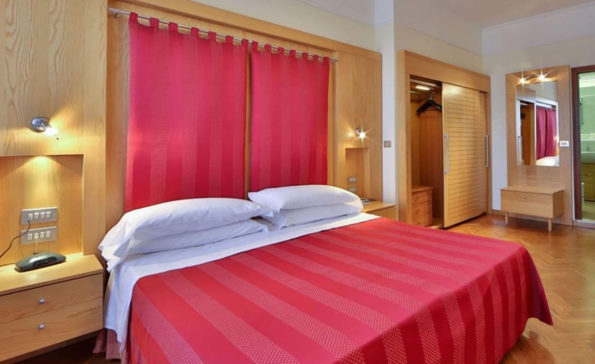 Hotel Abner'S Riccione Esterno foto