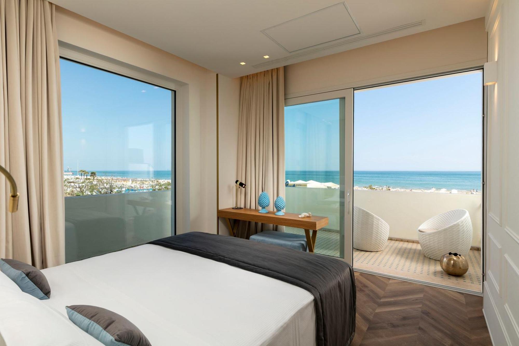 Hotel Abner'S Riccione Esterno foto