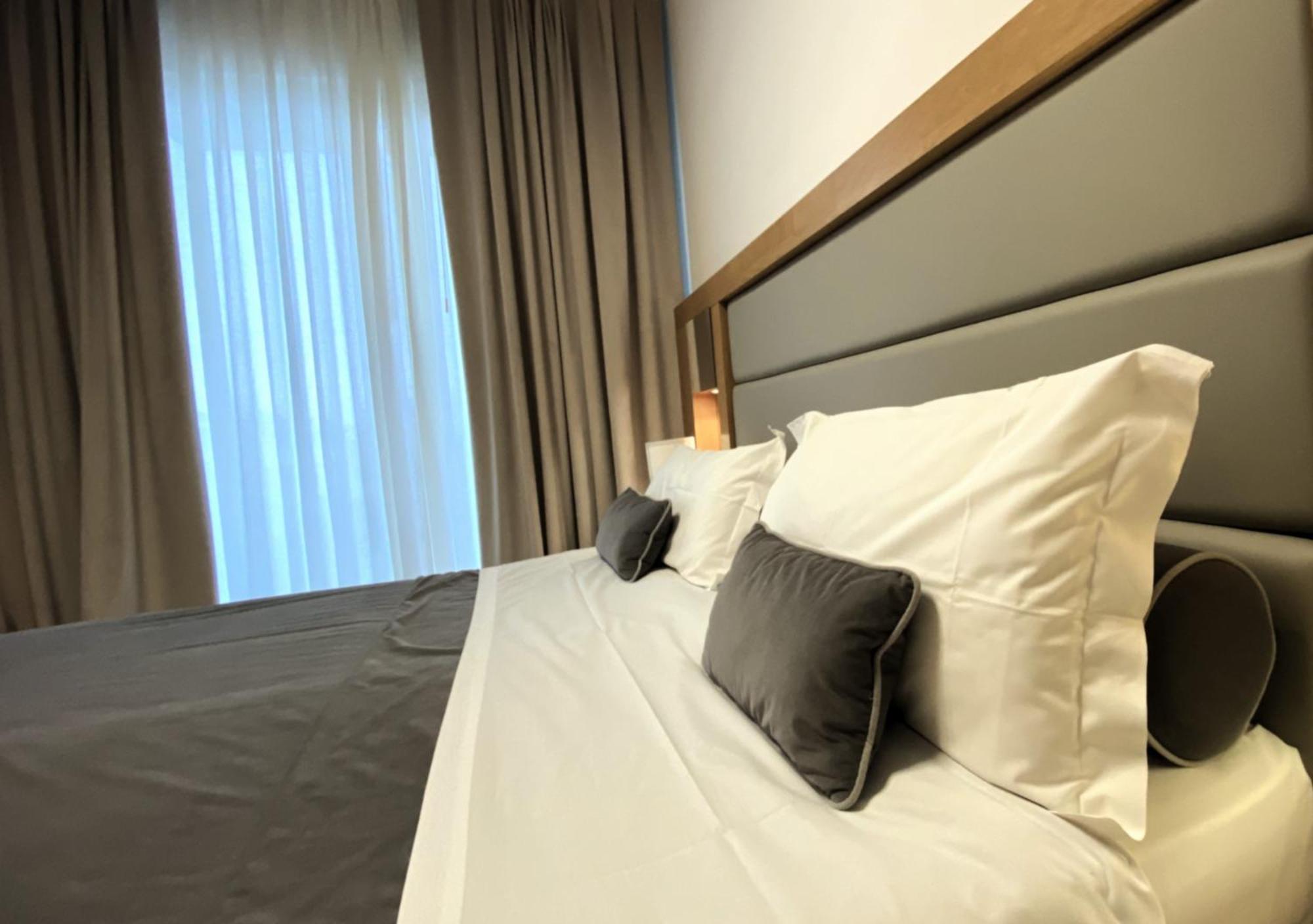 Hotel Abner'S Riccione Esterno foto