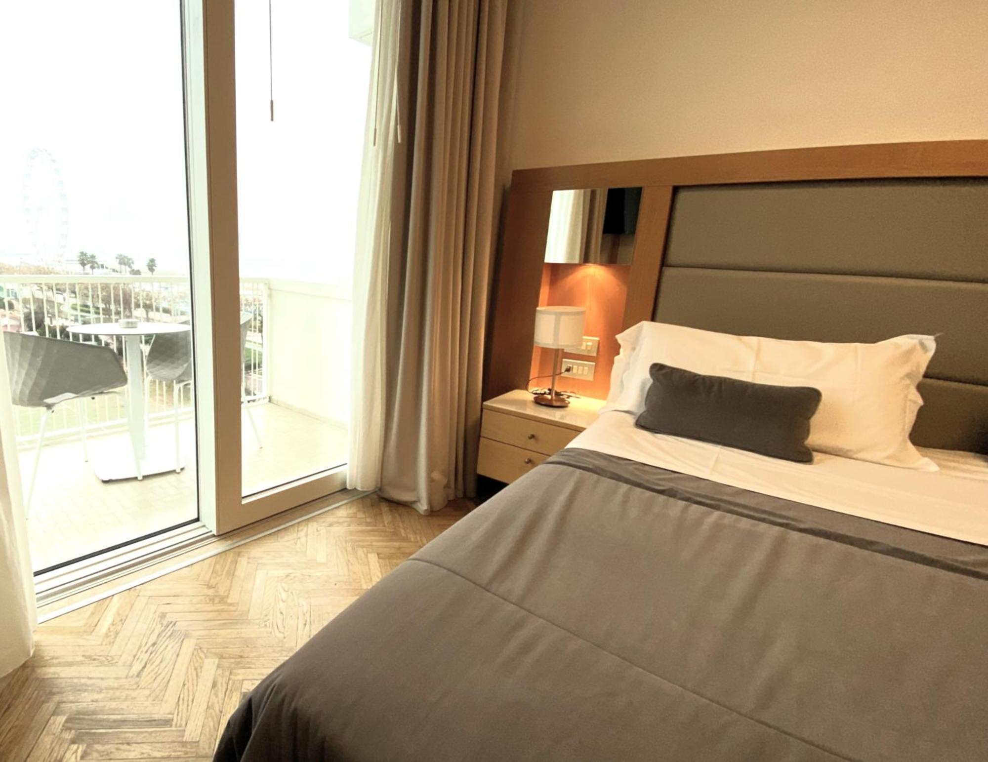 Hotel Abner'S Riccione Esterno foto