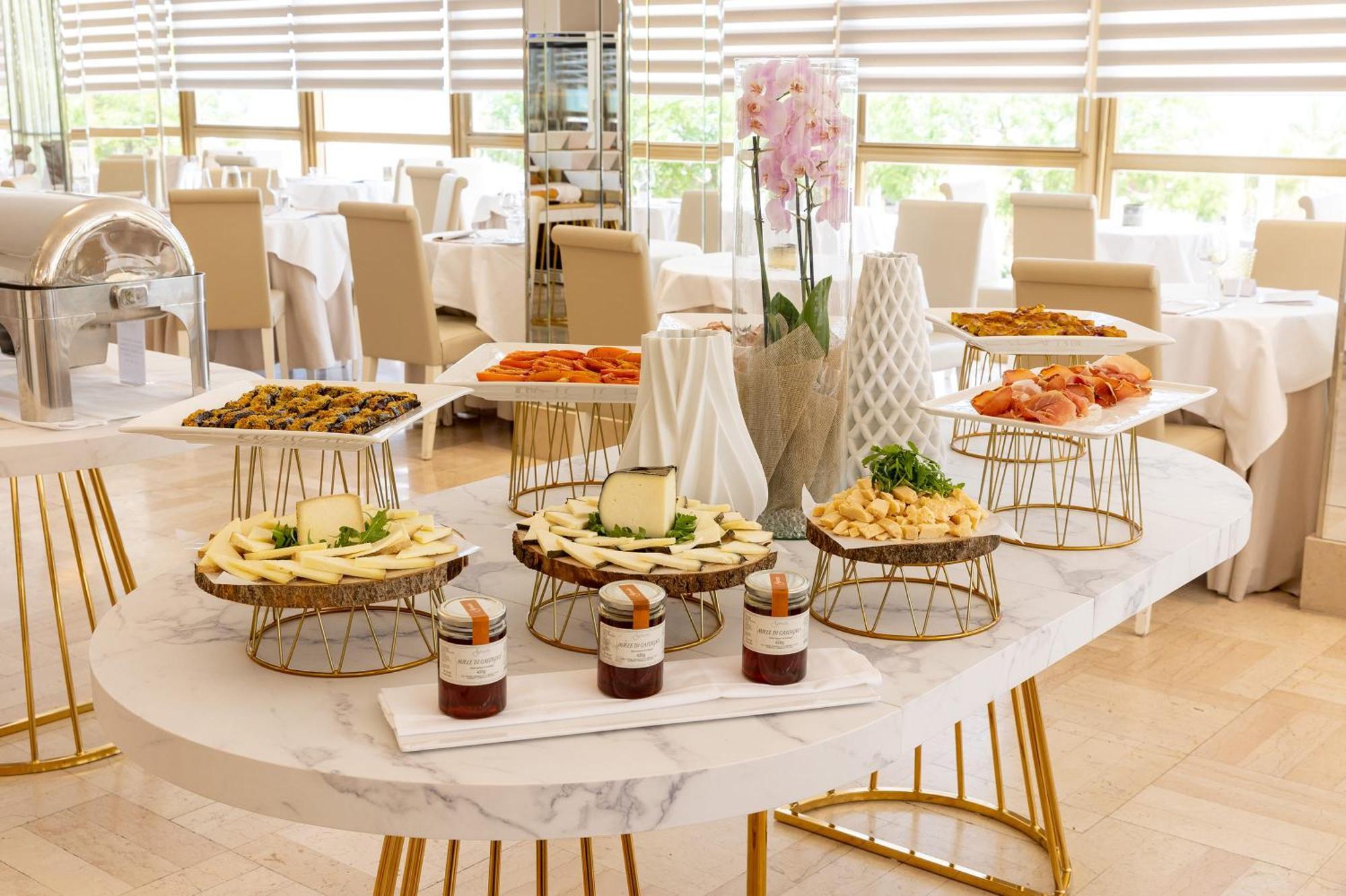 Hotel Abner'S Riccione Esterno foto