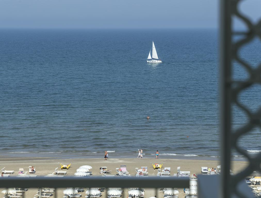 Hotel Abner'S Riccione Esterno foto